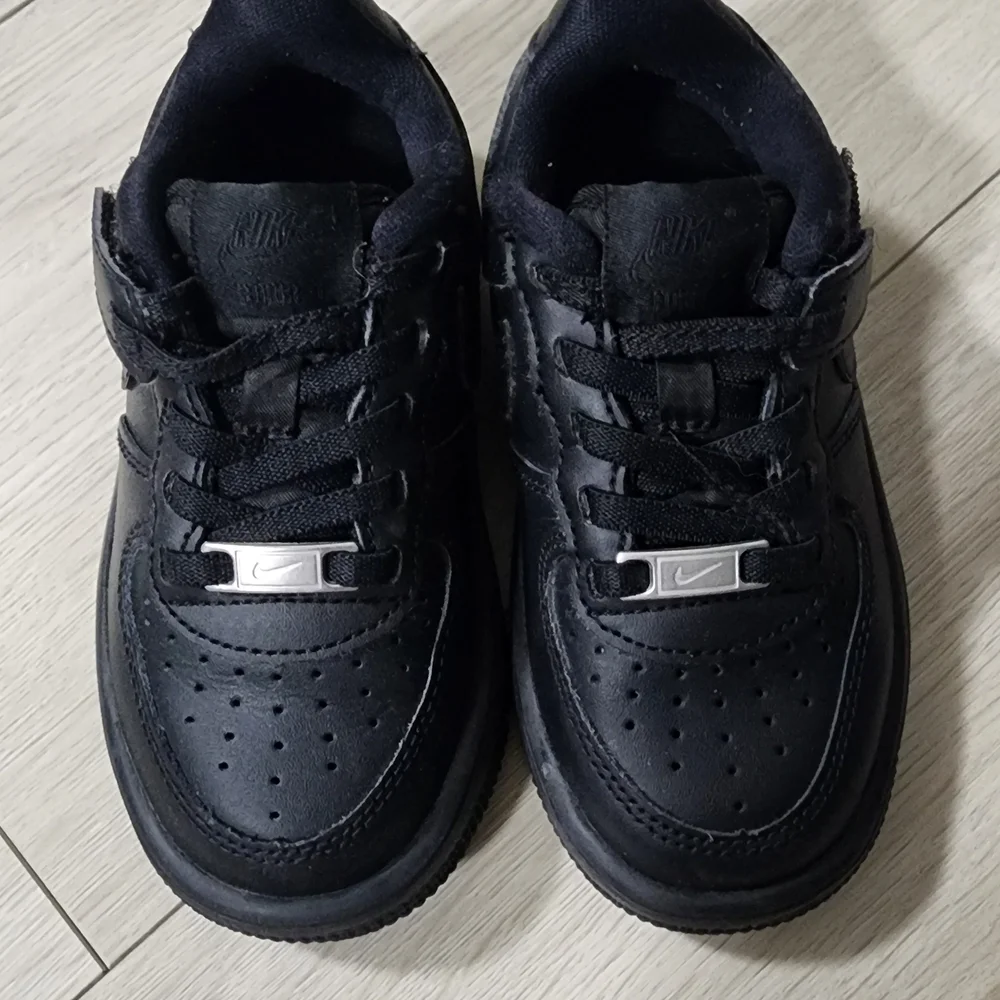 Air Force 1 Nike Kids Black Sneakers - Picture 2 of 4